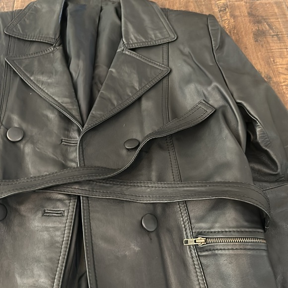 SOLD Vintage Leather Coat (M-L Fit) - Picture 2 of 3